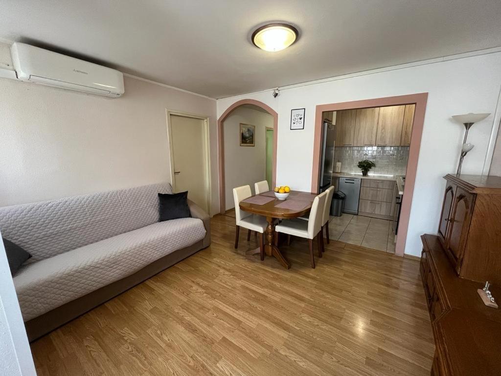 Apartman Spahija Шибеник Экстерьер фото
