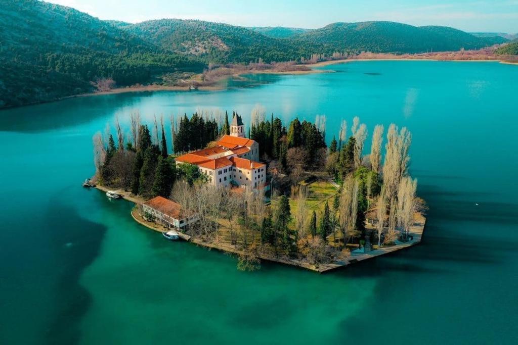 Apartman Spahija Шибеник Экстерьер фото